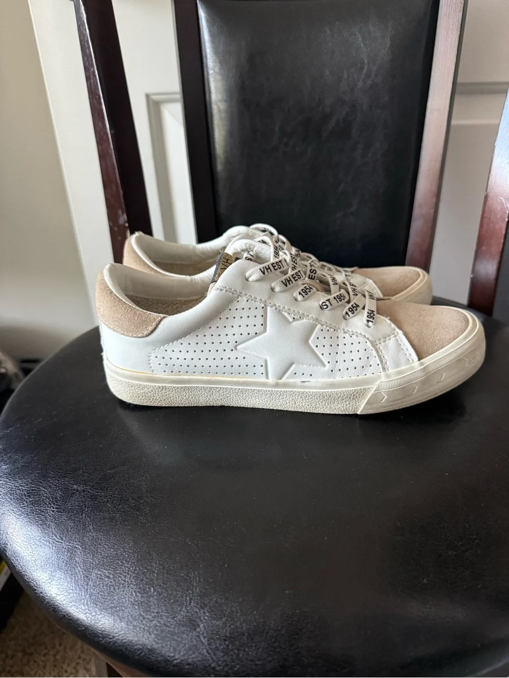 Vintage Havana White Leather Sneakers with Beige Suede Accents